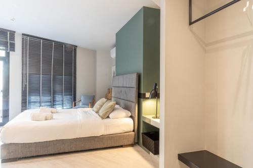Entire Building in the Heart of Athens Sleeps 15 with Private Rooftop Terrace