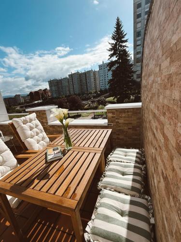 Μπαλκόνι ή βεράντα στο Casa Gilda - Apartamento con terraza en el centro de Oviedo