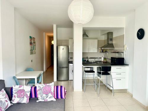 Foto Pambnb - Chic Seaview Apartment with Gym & Kids Park 4