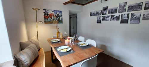 Гостиная зона в Ferienhaus mit Baukulturpreis in der Südeifel - Ferienhaus TRÄNK