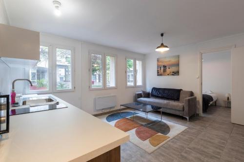 Cabana & Le Carrefour Lyonnais - Metro 5 min