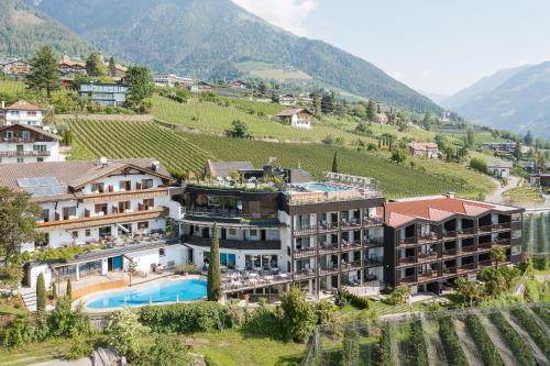 Nespecifikovaný výhled na hory nebo výhled na hory při pohledu z hotelu