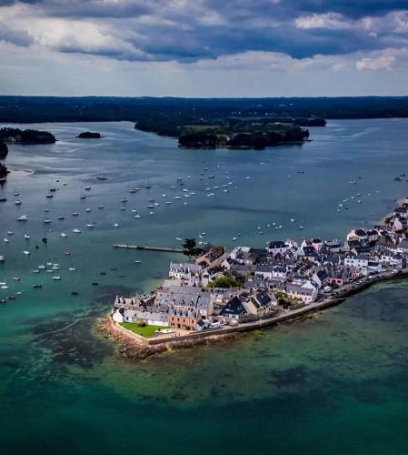 Photo de la galerie de l'établissement DUPLEX - 2 chambres - 100m de la plage, à l'Île-Tudy
