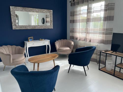 Maison rénovée avec garage et jardin, proche centre ville - La Tremblade