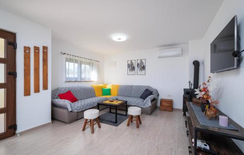2 Bedroom Pet Friendly Home In Pula