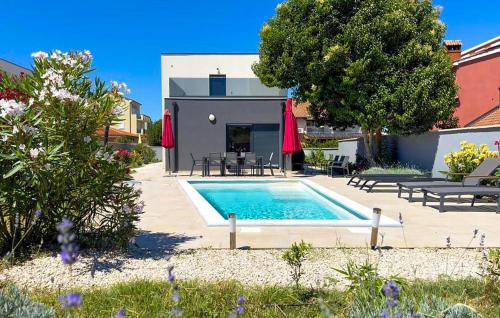 Amazing Home In Liznjan