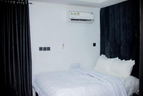 Φωτογραφία από το άλμπουμ του Rosevilla Luxury Suites στο Ενούγκου