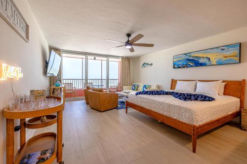 Postel nebo postele na pokoji v ubytování Casa Playa Resort