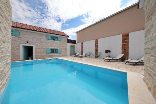 rural home with heated pool raštane