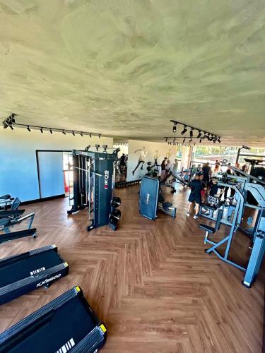 Fitness centrum a/nebo fitness zařízení v ubytování Casa com vista Surreal