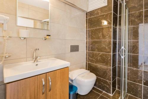 Ένα μπάνιο στο Ekici Hotel