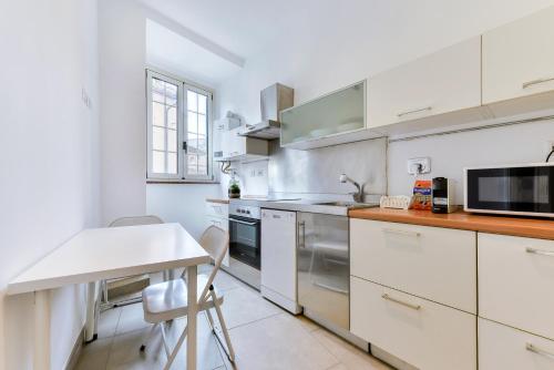 Lavinia's Apartment at Colosseo