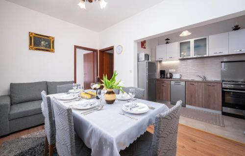 Nice Apartment In Fazana With Wifi