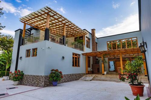 Bangunan di mana terletaknya homestay
