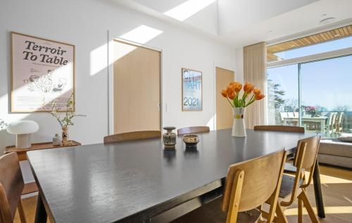 スヴァネケにあるNice Home In Svaneke With Wifiのギャラリーの写真