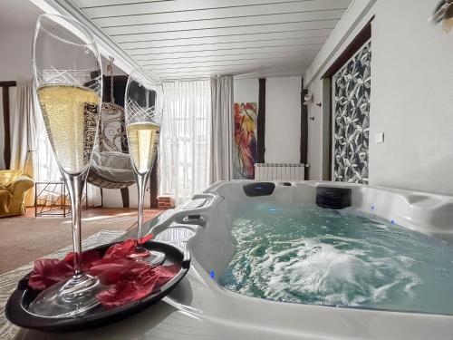 Φωτογραφία από το άλμπουμ του Studio de charme 70m2, Jacuzzi et Piscine Partagée σε Verfeil