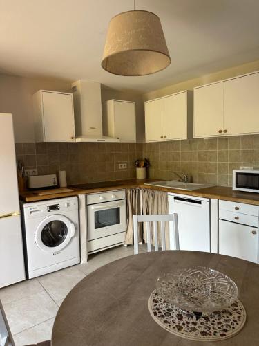 Dapur atau dapur kecil di L escale ardéchoise Ardèche stopover