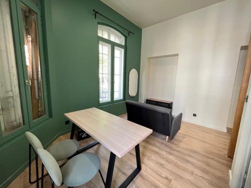 Photo de la galerie de l'établissement Studio tout confort dans une résidence de charme, à Saint-Étienne