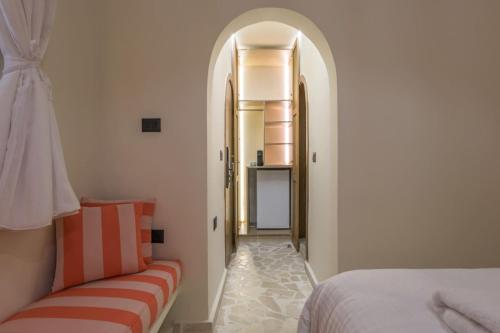 Ένα ή περισσότερα κρεβάτια σε δωμάτιο στο Beit Chams Sunlight Suite in Batroun
