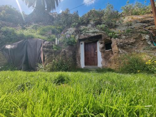 Κήπος έξω από το Finca With Cave Trekking Trails