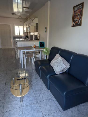 10 minutos de la Embajada americana Apartamento de dos cuartos