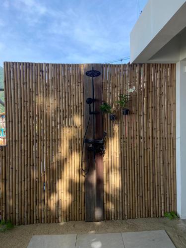 Φωτογραφία από το άλμπουμ του Muse&Mingle Contemporary Beachfront Loft σε Chaloklum