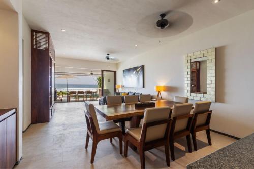 イスタパにあるMarea Beachfront Villasのギャラリーの写真