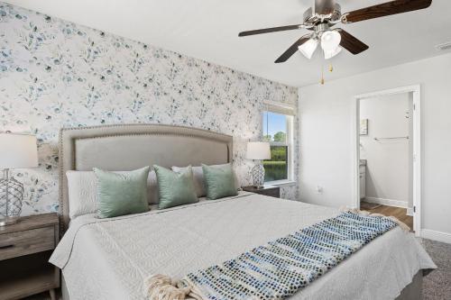 NEW 3BRs - Renovated - Waterfront - Game Room - 8mins to Beach photo 10