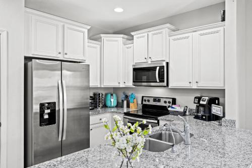 NEW 3BRs - Renovated - Waterfront - Game Room - 8mins to Beach photo 17