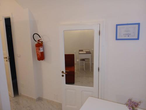 Foto dalla galleria di CosmyWhite, casa moderna nel cuore della città . . . a Ceglie Messapica