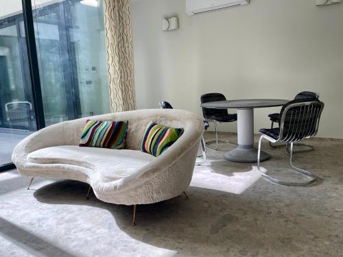 Glass & Charme - Central Suite photo 20
