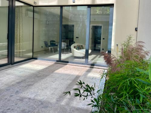 Glass & Charme - Central Suite photo 33