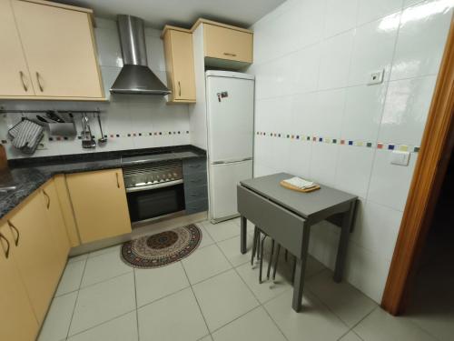 Cuisine ou kitchenette dans l'établissement Casa Lliri con piscina en Massalfassar VALENCIA
