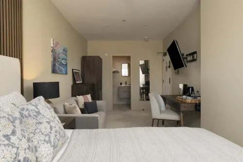Kings Road Suites photo 31