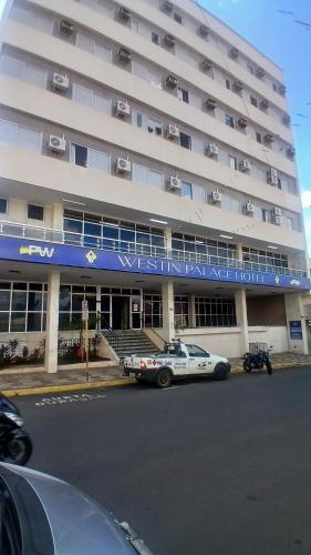 Bangunan di mana terletaknya hotel