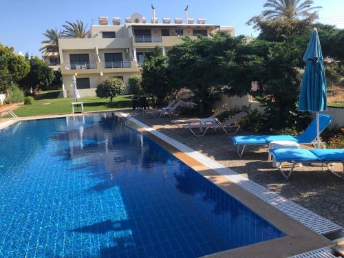 Peaceful with Pool and Parking - 2 bedrooms