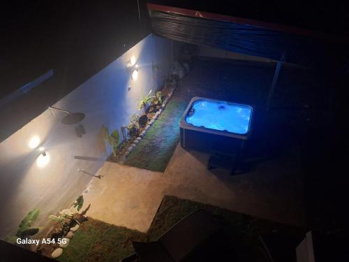 an overhead view of a bath tub in a room at Apartamento Lantanas in Parrita