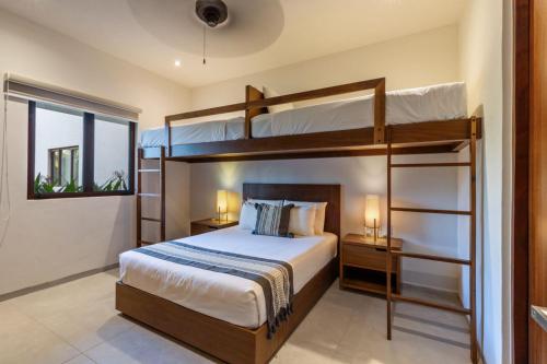 Marea Beachfront Villasにあるベッド