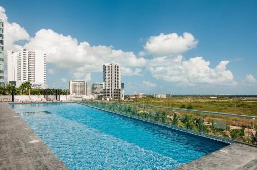 Bazén v ubytování BAYSlDE- Exclusive 2 BDR by Casa Paraiso nebo v jeho okolí