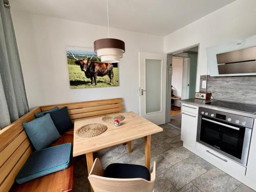 Kuchyň nebo kuchyňský kout v ubytování Ferienwohnung Auszeit im Pfaffenwinkel - Wessobrunn