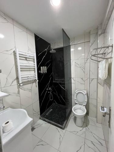 Ένα μπάνιο στο Montenegro Hotel
