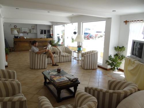 The lobby or reception area at Bagu Villa de Mar