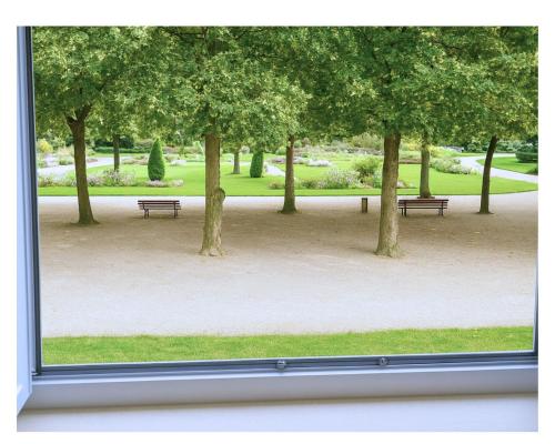 Zahrada ubytování JOLI MANSARDÉ au Calme - Le Jardin de l'Evêché a votre Fenêtre