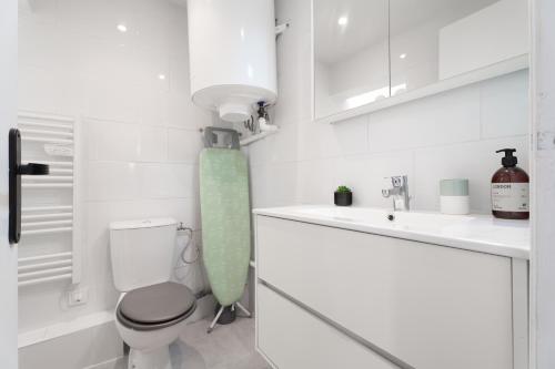 Nice Renting - 5b PENCHIENATTI - Charming Cozy Studio Balcony AC Massena