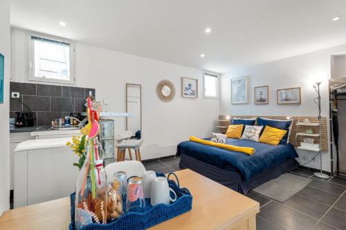 Nice Renting - 5b PENCHIENATTI - Charming Cozy Studio Balcony AC Massena