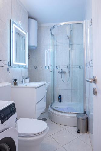 Laplace Apartment