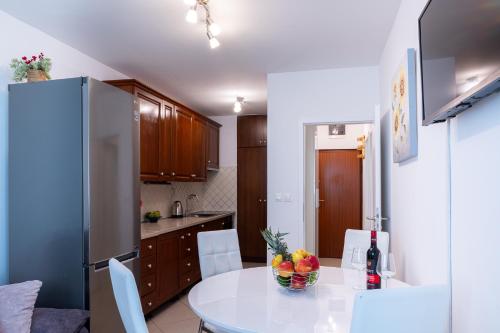 Laplace Apartment