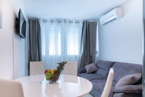 Laplace Apartment