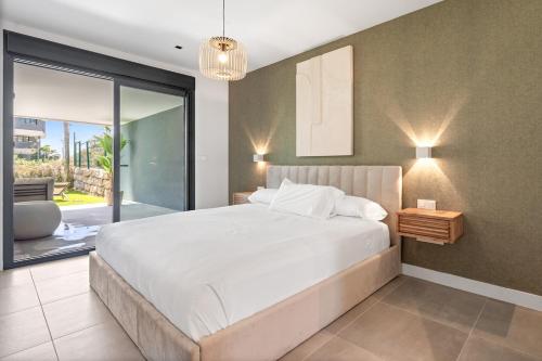 Oasis 325 with private garden & wellnes