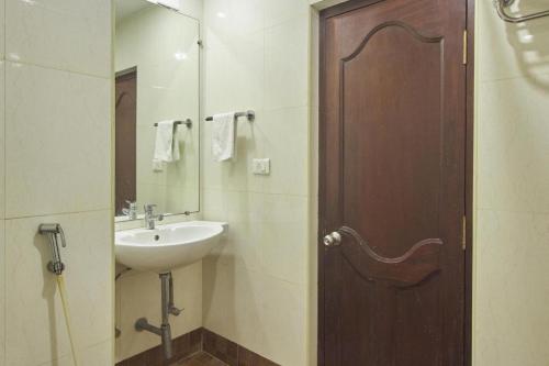 RKN Hotel tesisinde bir banyo